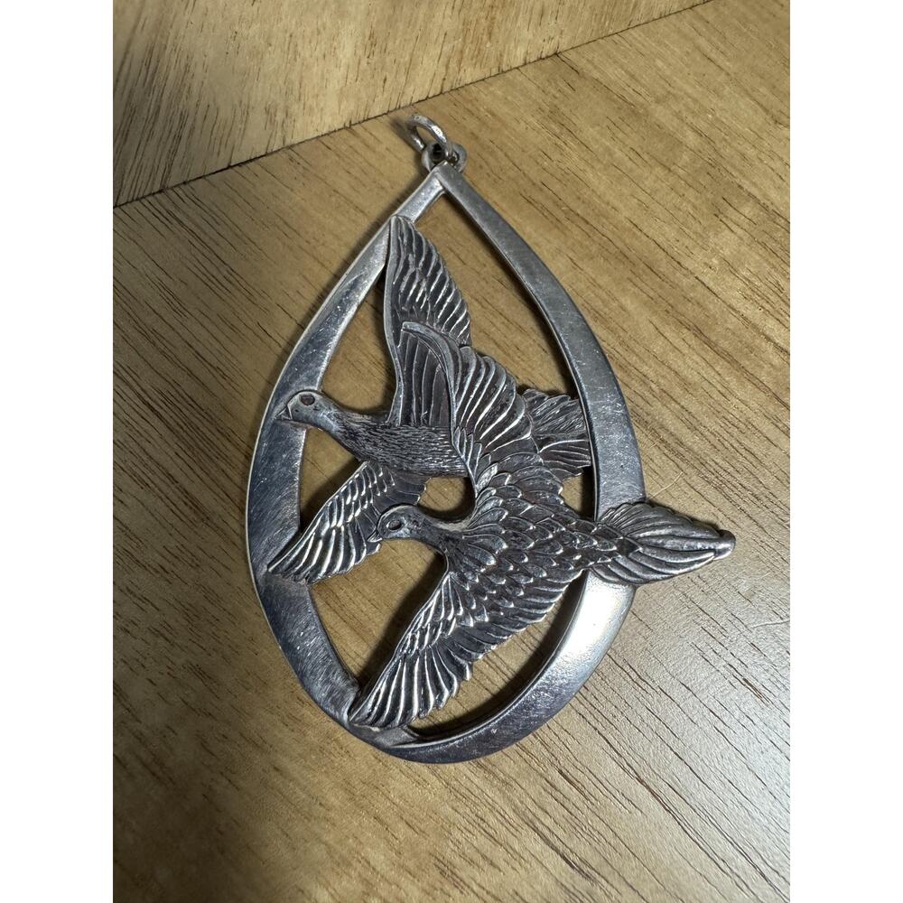 Vintage 1972 Wallace Sterling Silver Peace on Earth Doves Christmas Ornament